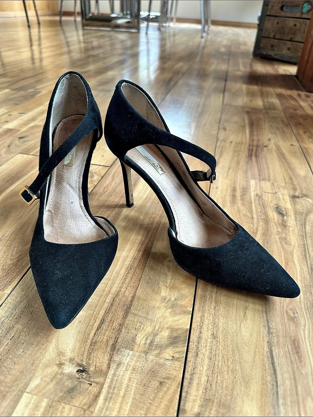 Louise et Cie Black Suede Pointed-Toe Ankle Strap Heels